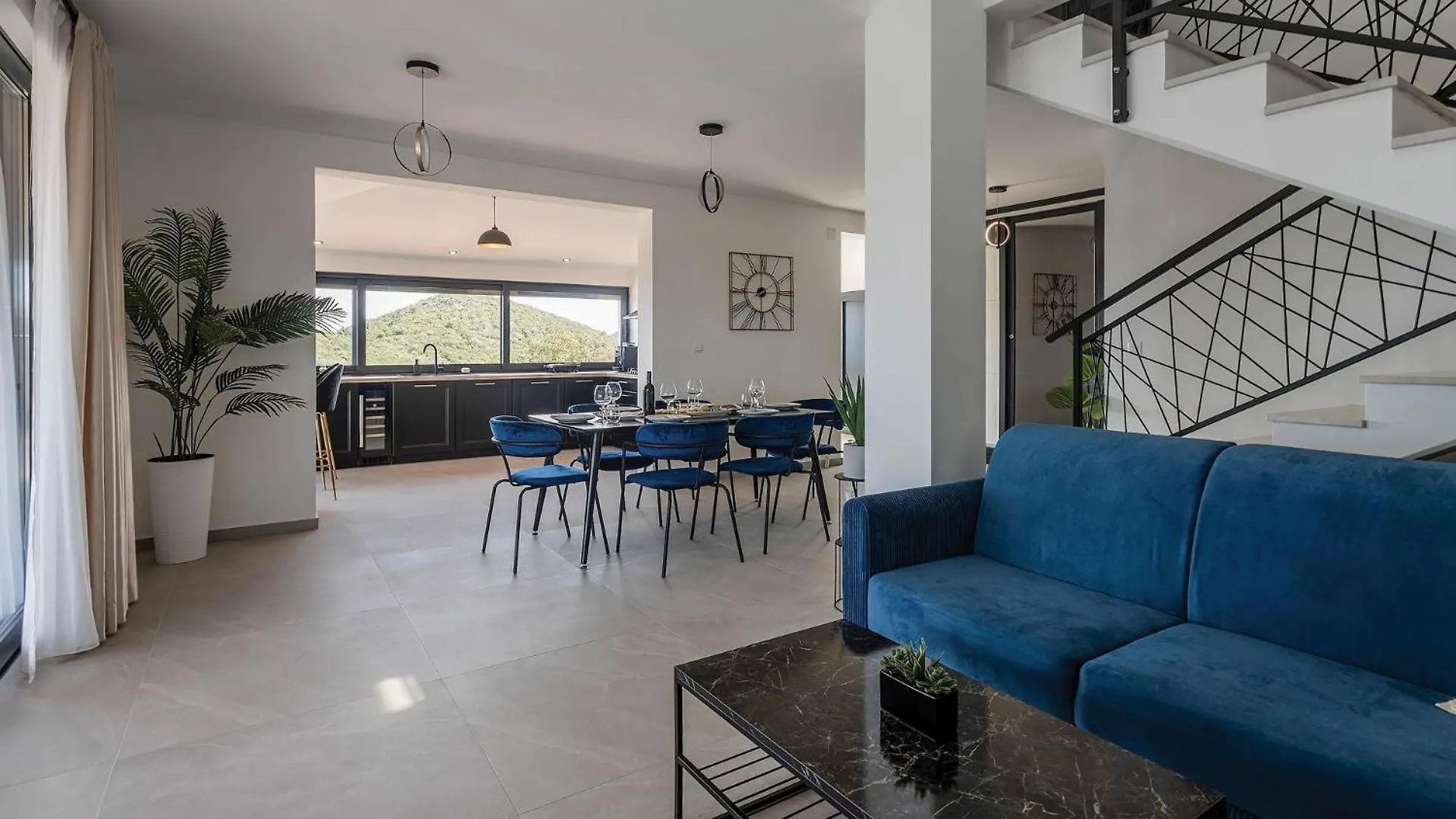 סאלי Villa Horizont בית הארחה